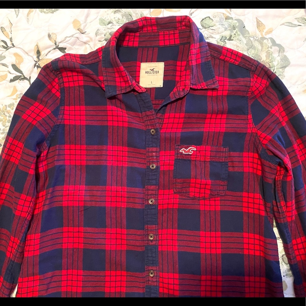 WOMANS HOLLISTER Plaid Button Up